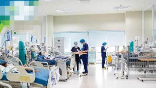 Trẻ nguy kịch vì cha mẹ tự làm bác sĩ