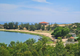 Quảng Ngãi: Hai vợ chồng đánh cá trên đầm An Khê bị lật ghe tử vong