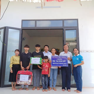 Gia Lai: Gần 3,1 tỷ đồng xây nhà ở và tặng quà cho người nghèo           