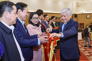 Chung sức, đồng lòng thực hiện thắng lợi mục tiêu phát triển đất nước