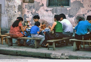 Cơm hàng cháo chợ