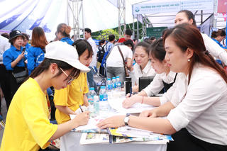 Chọn ngành, chọn trường: Thí sinh cân nhắc bài toán học phí