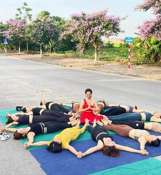 Thái Bình: Tập yoga, tạo dáng chụp hình giữa đường, 14 ‘chị em’ bị xử phạt