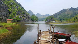 Di tích Hồ Đồng Vụa bị xâm hại: Bao giờ giải quyết dứt điểm?