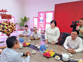 Đoàn Đại biểu TPHCM chúc mừng Báo Đại Đoàn Kết nhân dịp 21-6