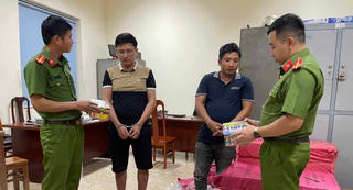 Đắk Lắk: Bắt đối tượng vận chuyển trên 400 kg pháo nổ 