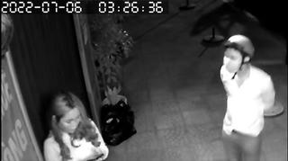 Cô gái bị nam thanh niên đánh, cướp điện thoại lúc rạng sáng