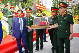 Truy điệu và an táng 10 hài cốt liệt sĩ Việt Nam hy sinh tại Lào