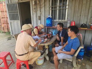 Bắc Giang: Phạt hơn 27 triệu đồng một bến bãi không phép bên sông Cầu