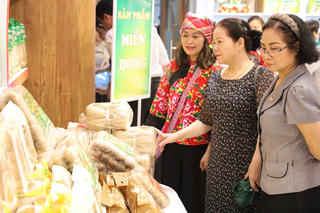 Nhiều đặc sản của đồng bào dân tộc thiểu số và miền núi xuống phố