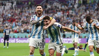 Messi và Alvarez ghi bàn, Argentina thắng đậm Croatia 3-0