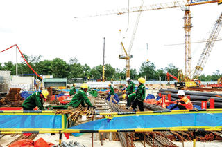Trên đại công trường phục vụ APEC