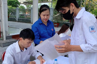 Giảm áp lực thi cử cho học sinh lớp 9