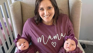 Song sinh nhưng lại cùng cha khác mẹ