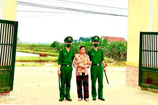 Giấu ‘hàng trắng’ vào sạp trái cây nhằm qua mặt cơ quan chức năng
