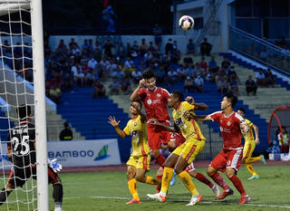 V.League 2023: Cuộc đua ngày càng nóng