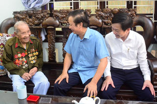 Thừa Thiên - Huế: Thăm hỏi, tri ân các chiến sĩ Điện Biên