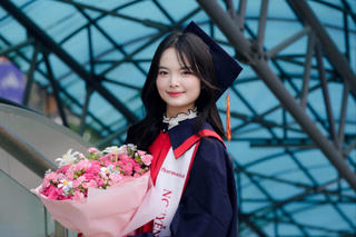 Nữ thủ khoa đầu ra Học viện Y - Dược học cổ truyền