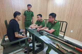 Đắk Lắk: Bắt giữ các đối tượng mang súng, dao, kiếm đi giải quyết mâu thuẫn
