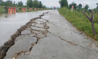 Bờ kênh trăm tỷ sụt lún, nứt toác