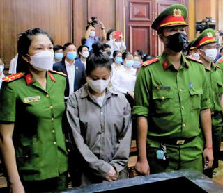 “Dì ghẻ” bạo hành bé gái 8 tuổi đến tử vong: Truy tố nhiều tội danh