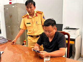 Quảng Ngãi: Bắt Tổng giám đốc trốn truy nã trên xe khách