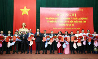 Quảng Bình công bố 7 giám đốc sở mới sau khi hợp nhất, sáp nhập