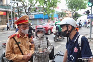 Mẹ giao xe cho con điều khiển khi chưa đủ tuổi, bị phạt 9,5 triệu đồng