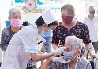 'Đánh chặn' bệnh tật từ xa