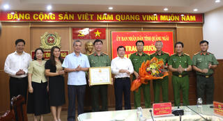 Quảng Ngãi: Thưởng nóng lực lượng Công an bắt 2 đối tượng bắn công dân trọng thương