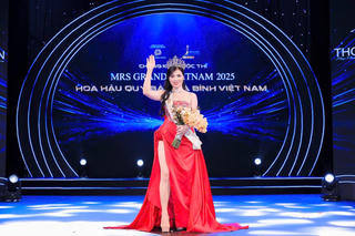 Nguyễn Thị Thưa đăng quang Mrs Grand Vietnam 2025