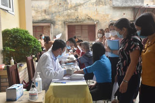 Sát cánh, chăm lo đời sống người lao động