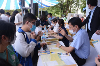 Tuyển sinh đại học: Tự chủ nhưng không tự do