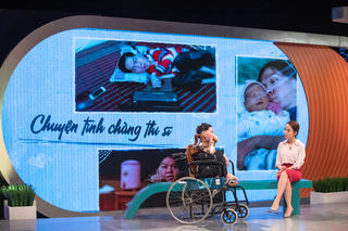 Câu chuyện thú vị về chàng thi sĩ khuyết tật yêu đời 