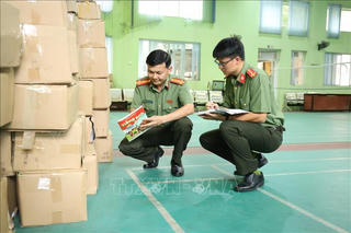 Bắt 3 đối tượng sản xuất, buôn bán sách giáo khoa giả