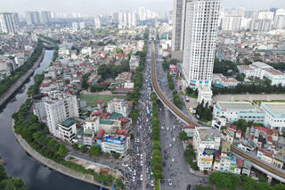 Nguyễn Trãi sau 3 tuần phân làn: Giảm tắc chỗ này, lại ùn chỗ khác