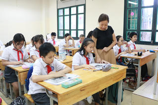 Giáo viên dạy chương trình mới: Sáng làm thầy, tối làm trò