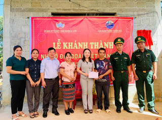 Thừa Thiên - Huế: Bàn giao nhà Đại đoàn kết cho hộ nghèo 