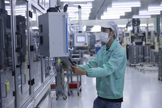 Tăng sức hút để phát triển thị trường vốn