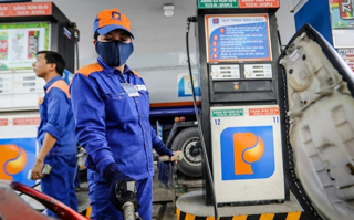 Nhu cầu tiêu thụ xăng dầu tại Hà Nội tăng 20%