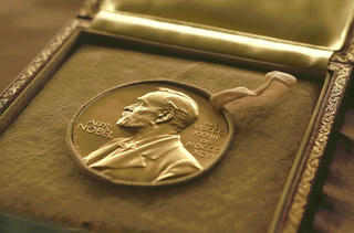 Bao giờ Việt Nam có giải Nobel?