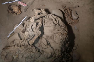Peru tìm thấy xác ướp vị thành niên hơn 1.000 năm tuổi