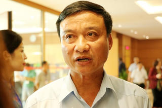 Khích lệ tinh thần làm việc và cơ chế bảo vệ cán bộ