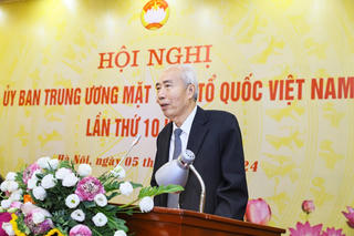 Phấn đấu đem lại hạnh phúc cho nhân dân