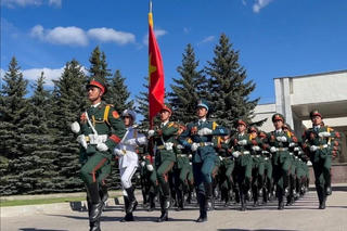 Bộ trưởng Bộ Quốc phòng gửi thư cho cán bộ, chiến sỹ tham gia duyệt binh tại Nga