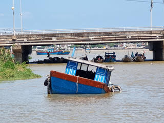 Quảng Bình: Tàu cá bị đâm chìm khi chuẩn bị ra khơi