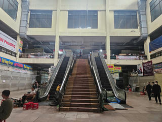 Hơn 800 ki ốt chợ Vinh đóng cửa