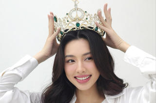 Thùy Tiên nhắn gửi ngọt ngào qua bộ ảnh kỷ niệm hai năm đăng quang