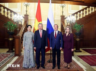 Việt Nam mong muốn hợp tác chặt chẽ với Liên bang Nga để nâng tầm quan hệ