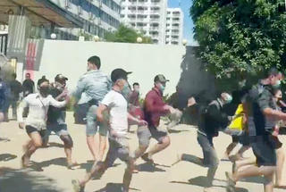 Tạm giữ 2 đối tượng liên quan vụ 42 người bơi qua sông từ Campuchia về nước